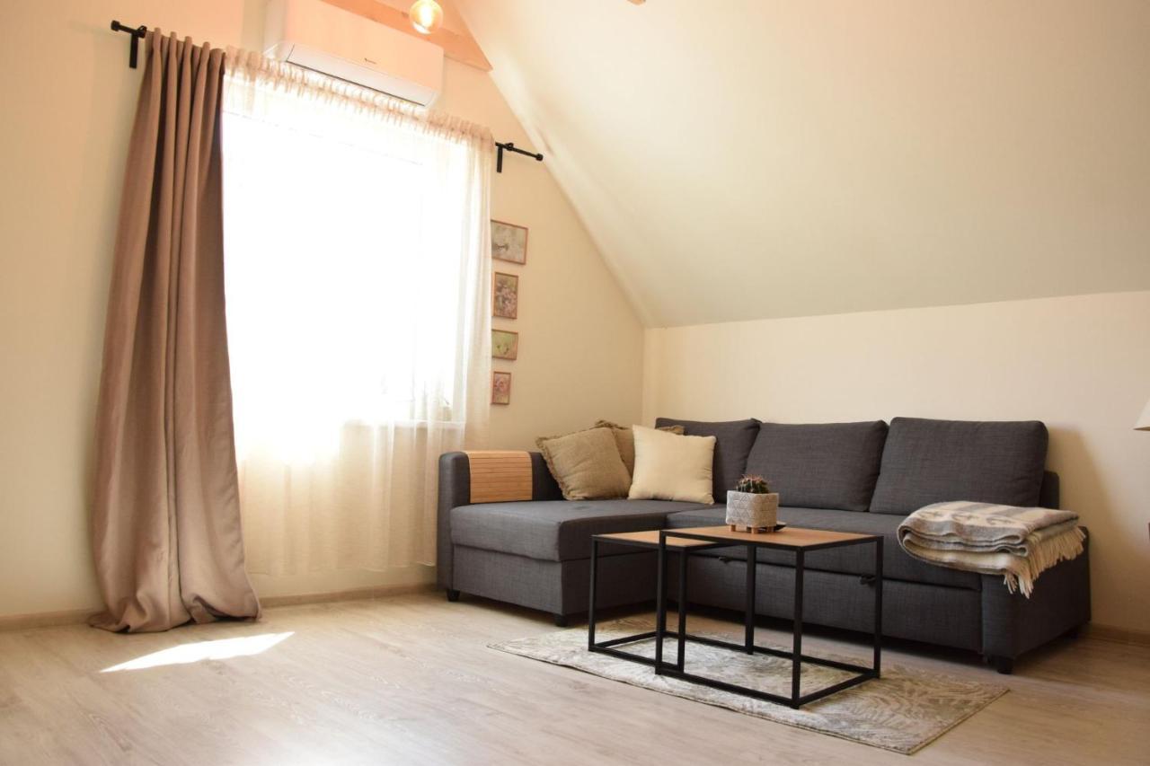 A&J Apartments Klaipeda Bagian luar foto